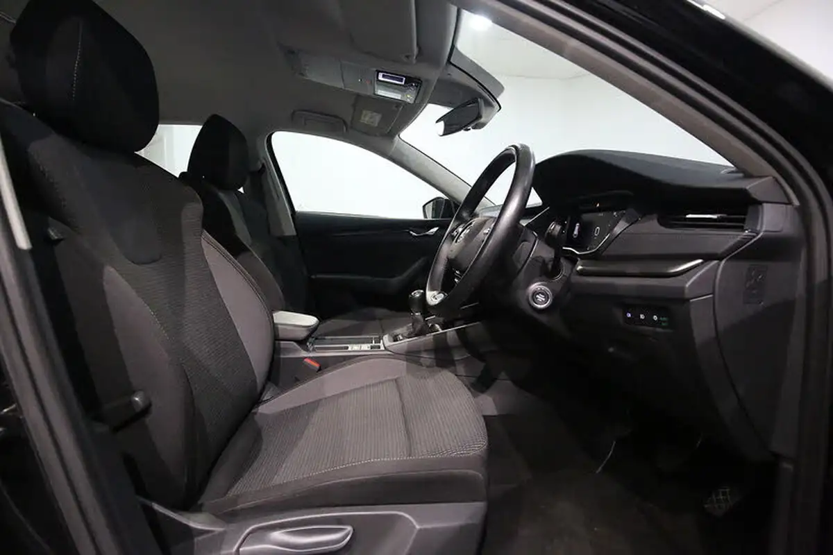 2020-skoda-octavia-15-tsi-se-technology-act-estate-big-13