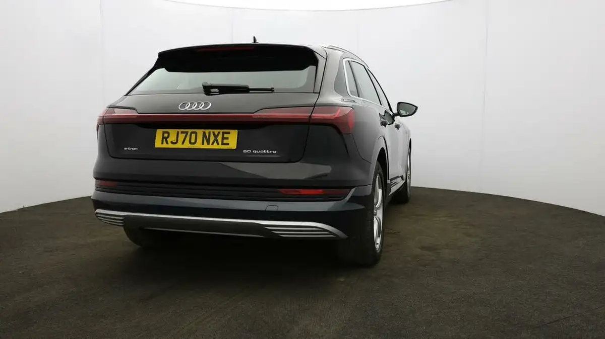 2021-audi-e-tron-50e-technik-station-wagon-big-5