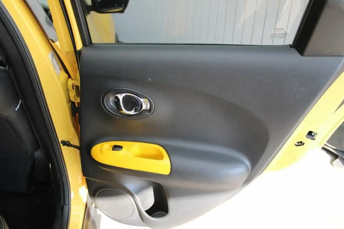 2014-nissan-juke-12-tekna-big-20