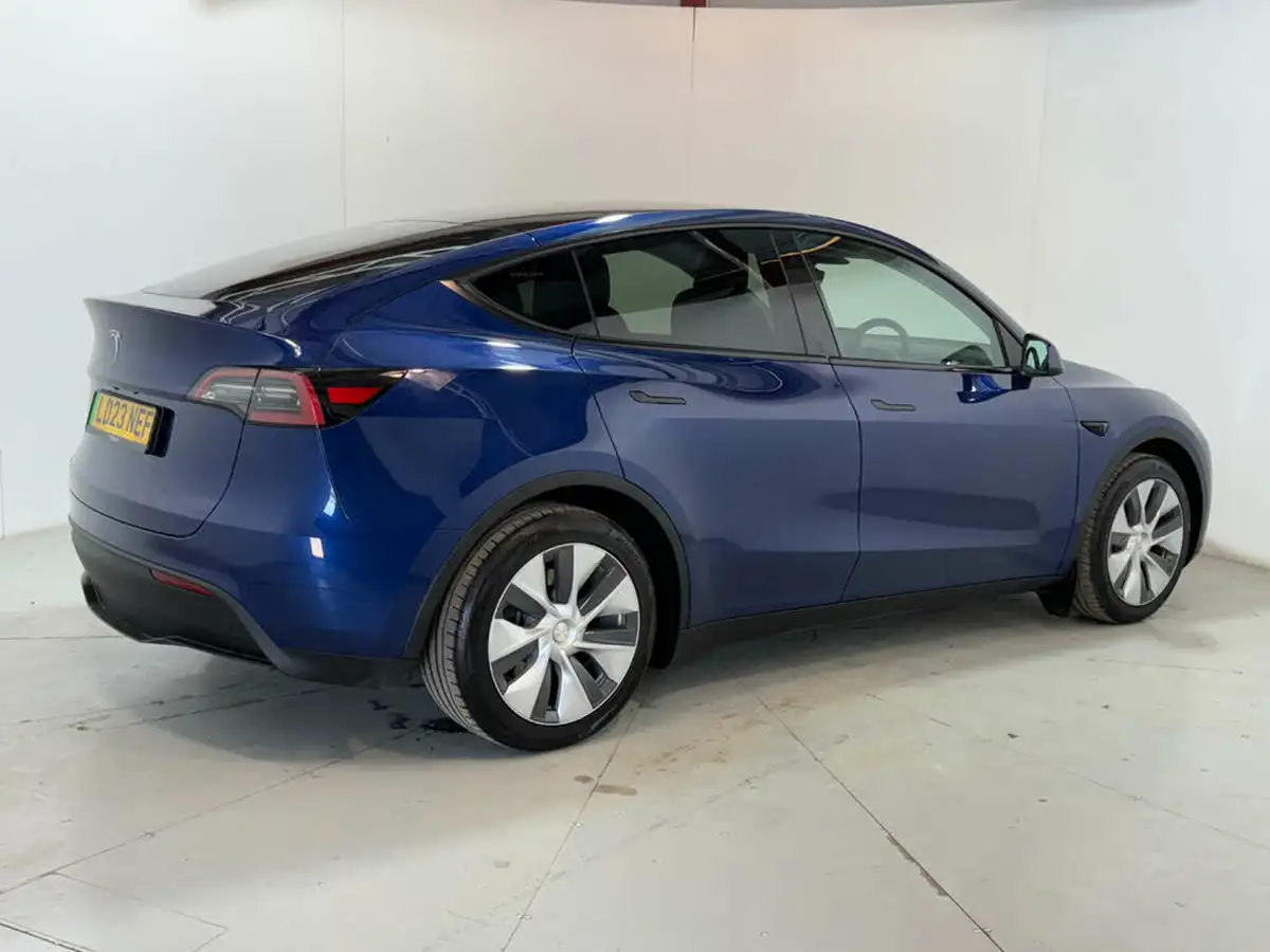 2023-tesla-model-y-e-rwd-big-6