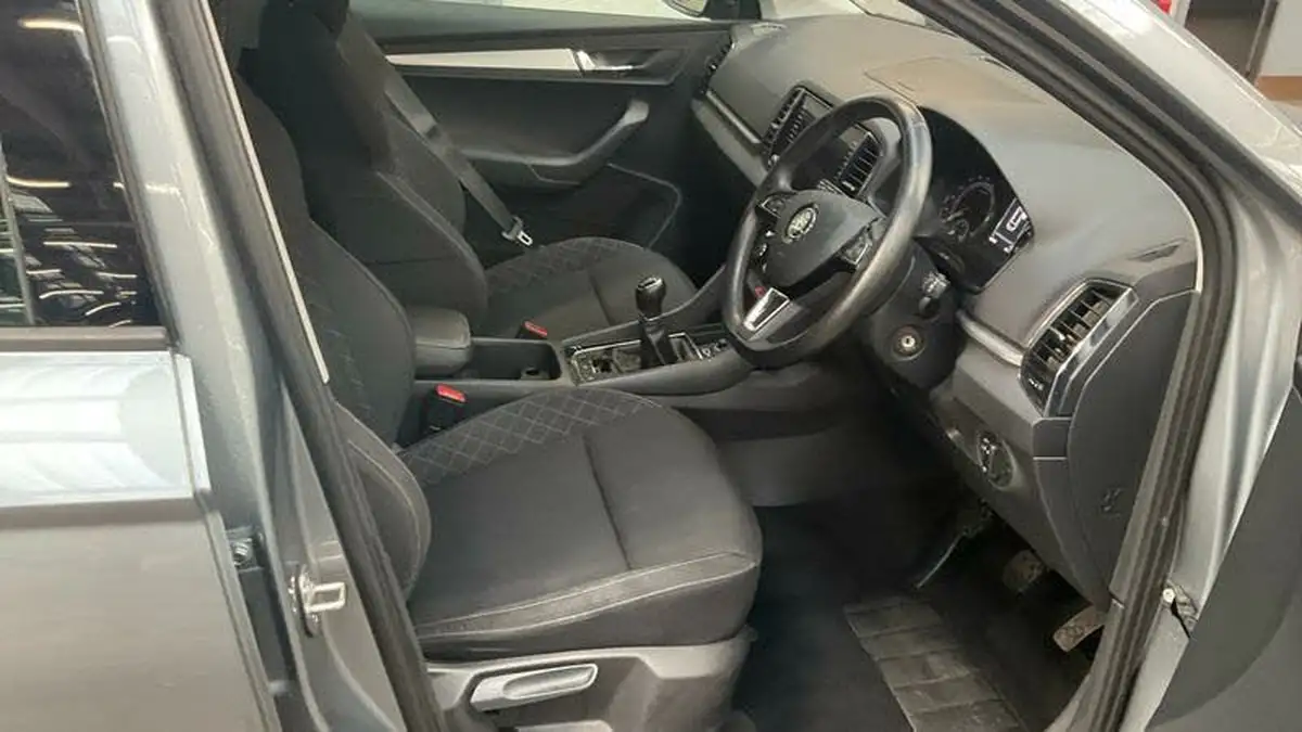 2020-skoda-karoq-20tdi-se-150ps-4x4-big-6