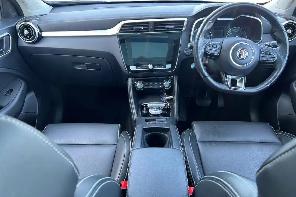 2021-mg-zs-suv-e-exclusive-ev-big-9