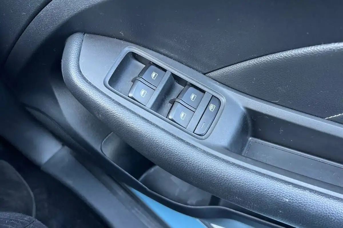 2021-mg-zs-suv-e-exclusive-ev-big-31