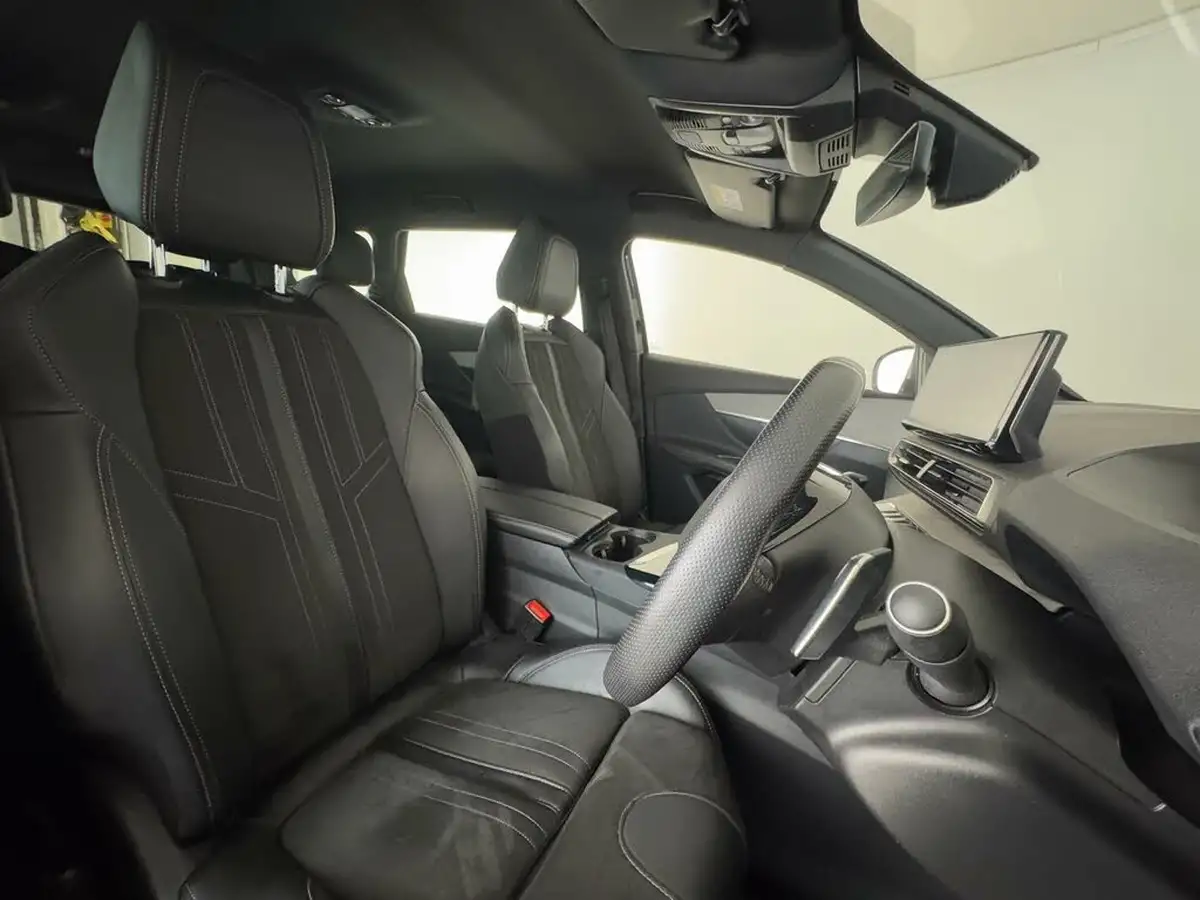 2021-peugeot-5008-suv-12-puretech-gt-premium-big-21