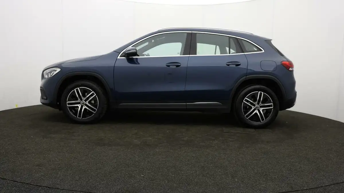 2023-mercedes-benz-gla-class-13-gla-200-sport-executive-station-wagon-big-3