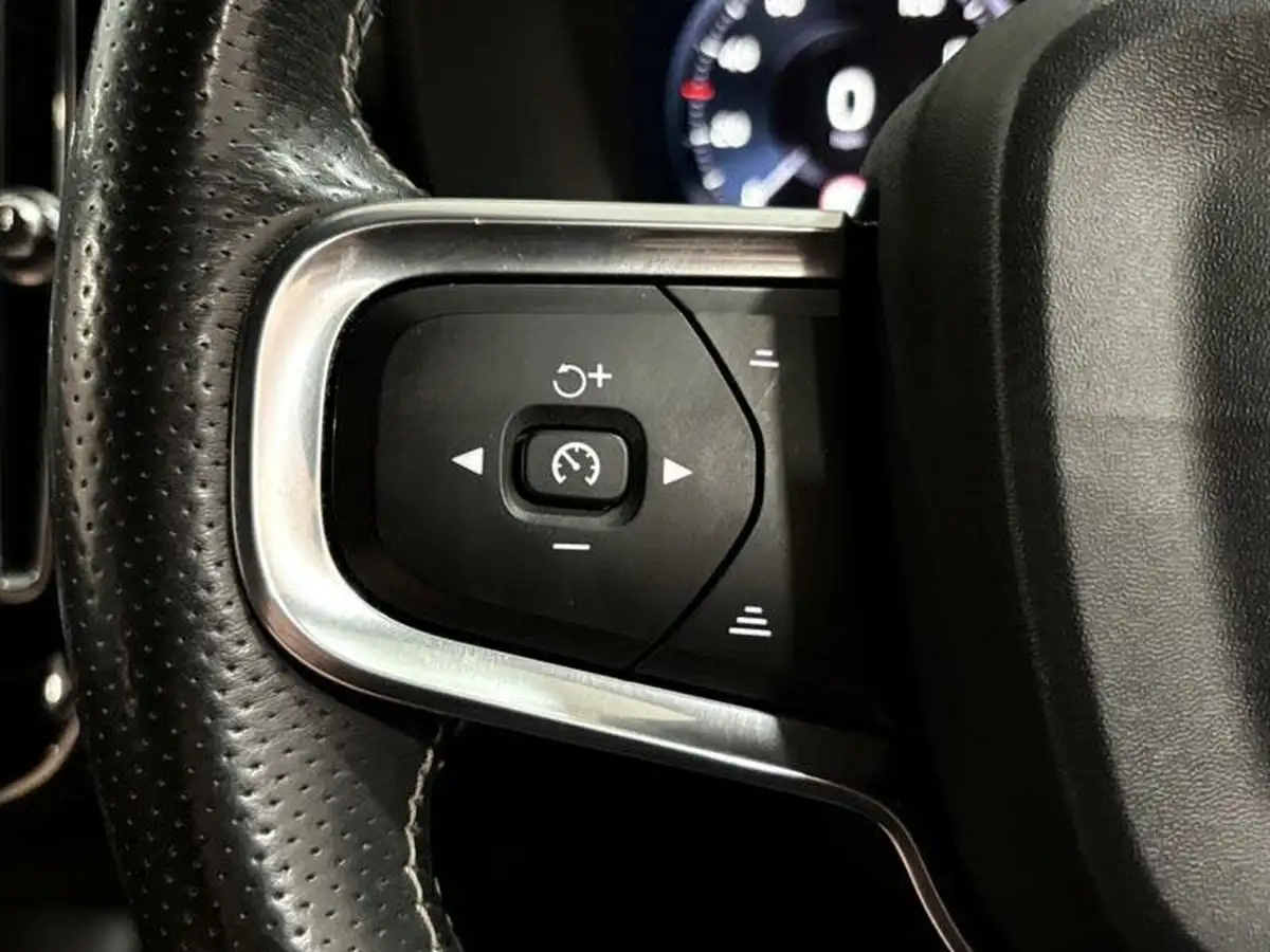 2019-volvo-xc40-20td-d3-r-design-awd-geartronic-big-11
