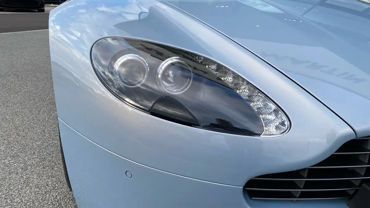 2016-aston-martin-vantage-47-v8-vantage-coupe-big-14