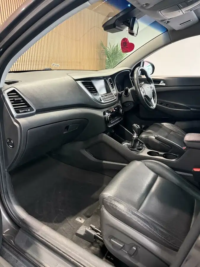 2016-hyundai-tucson-20crdi-premium-185ps-big-15