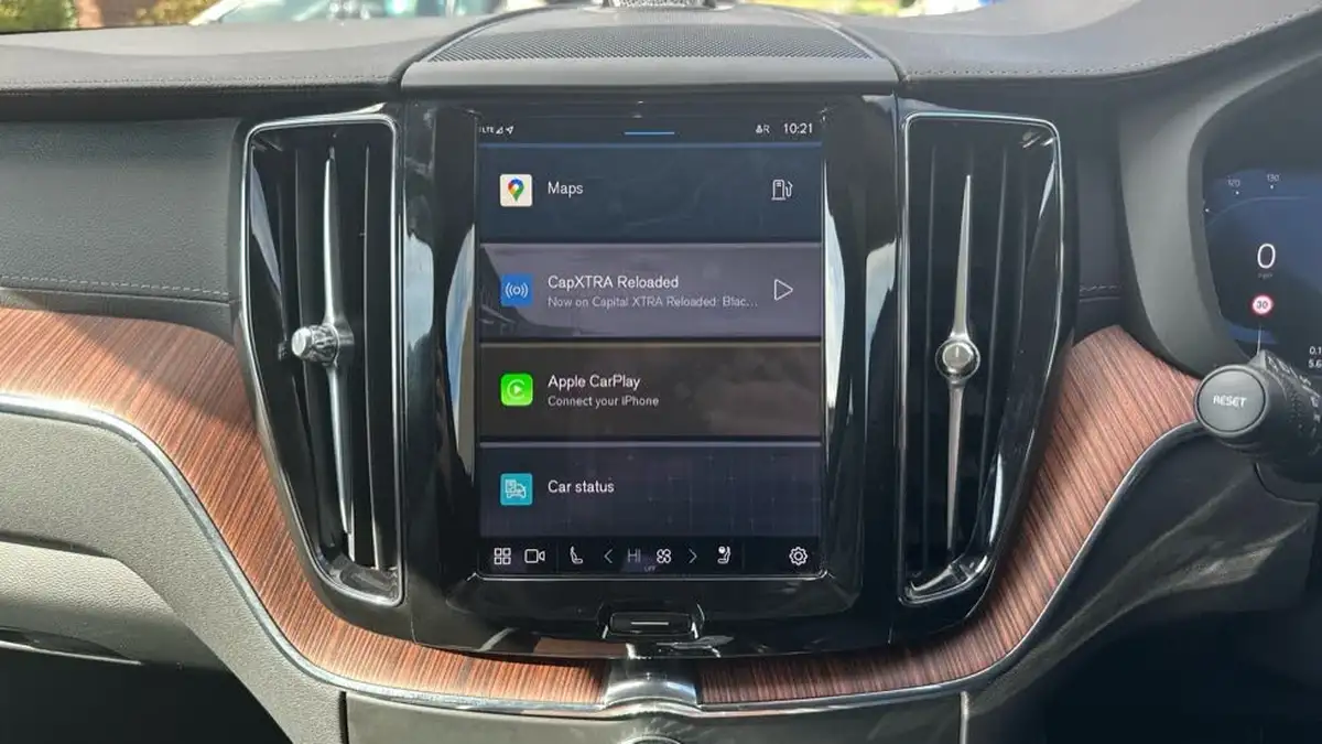 2024-volvo-xc60-20-b5-ultimate-big-32
