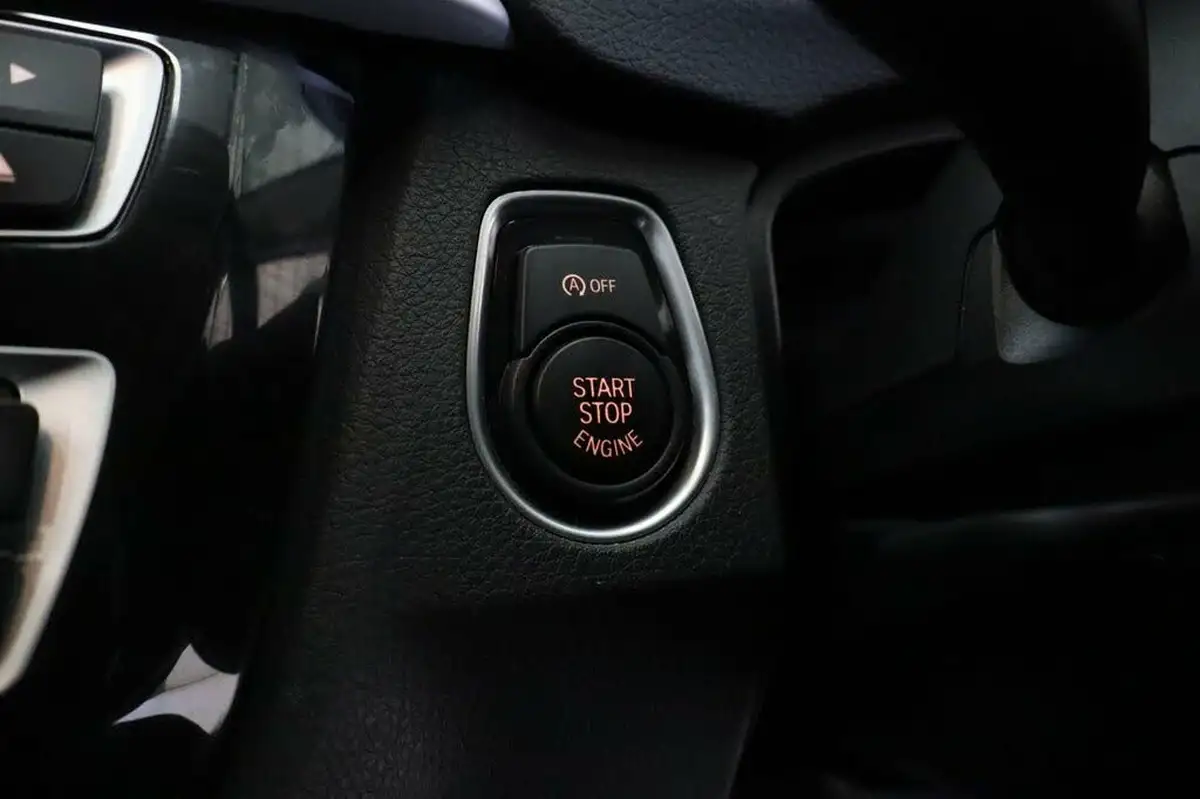 2018-bmw-3-series-15-318i-se-saloon-4d-auto-big-20