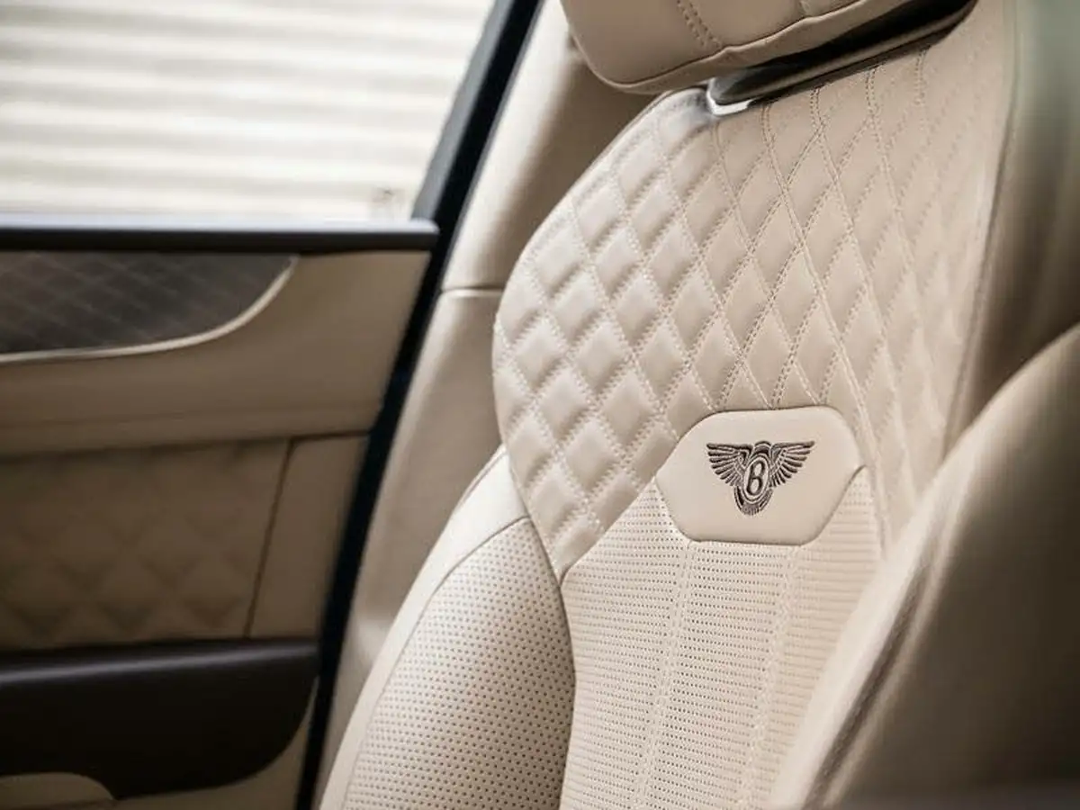 2022-bentley-bentayga-40-v8-big-21