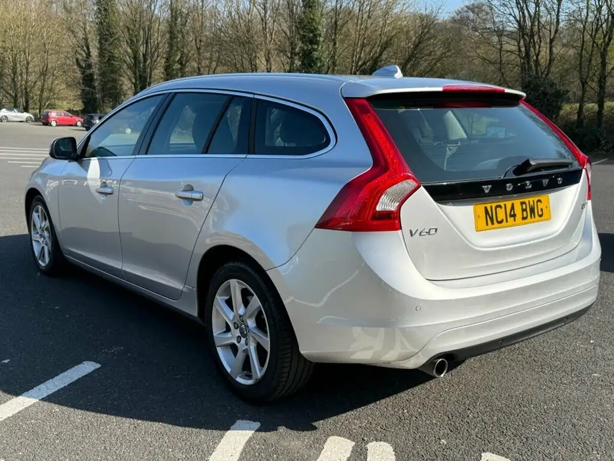 2014-volvo-v60-16td-d2-se-lux-nav-powershift-big-16