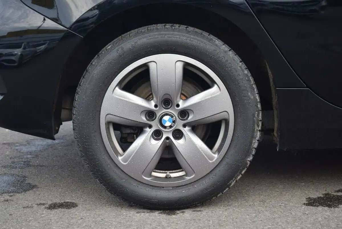 2021-bmw-1-series-15-118i-se-lcp-big-8