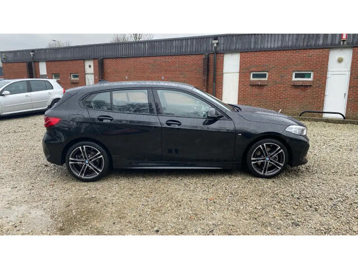 2024-bmw-1-series-15-118i-m-sport-lcp-dct-big-26
