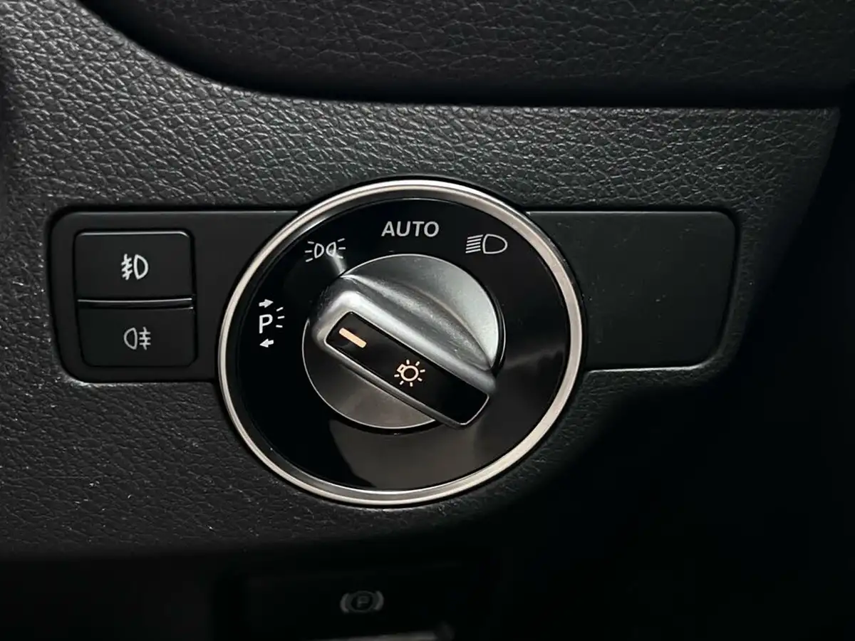 2019-mercedes-benz-gla-class-16-gla-180-urban-edition-ss-big-28