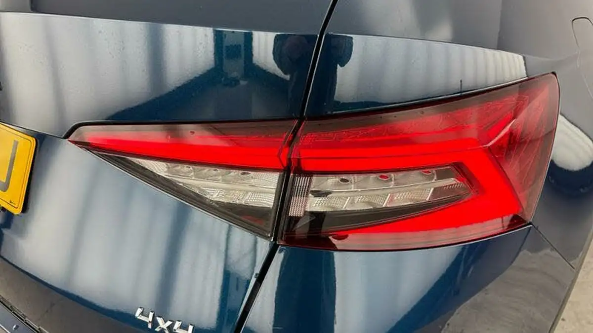 2021-skoda-kodiaq-20tdi-se-l-150ps-4x4-scr-dsg-big-30