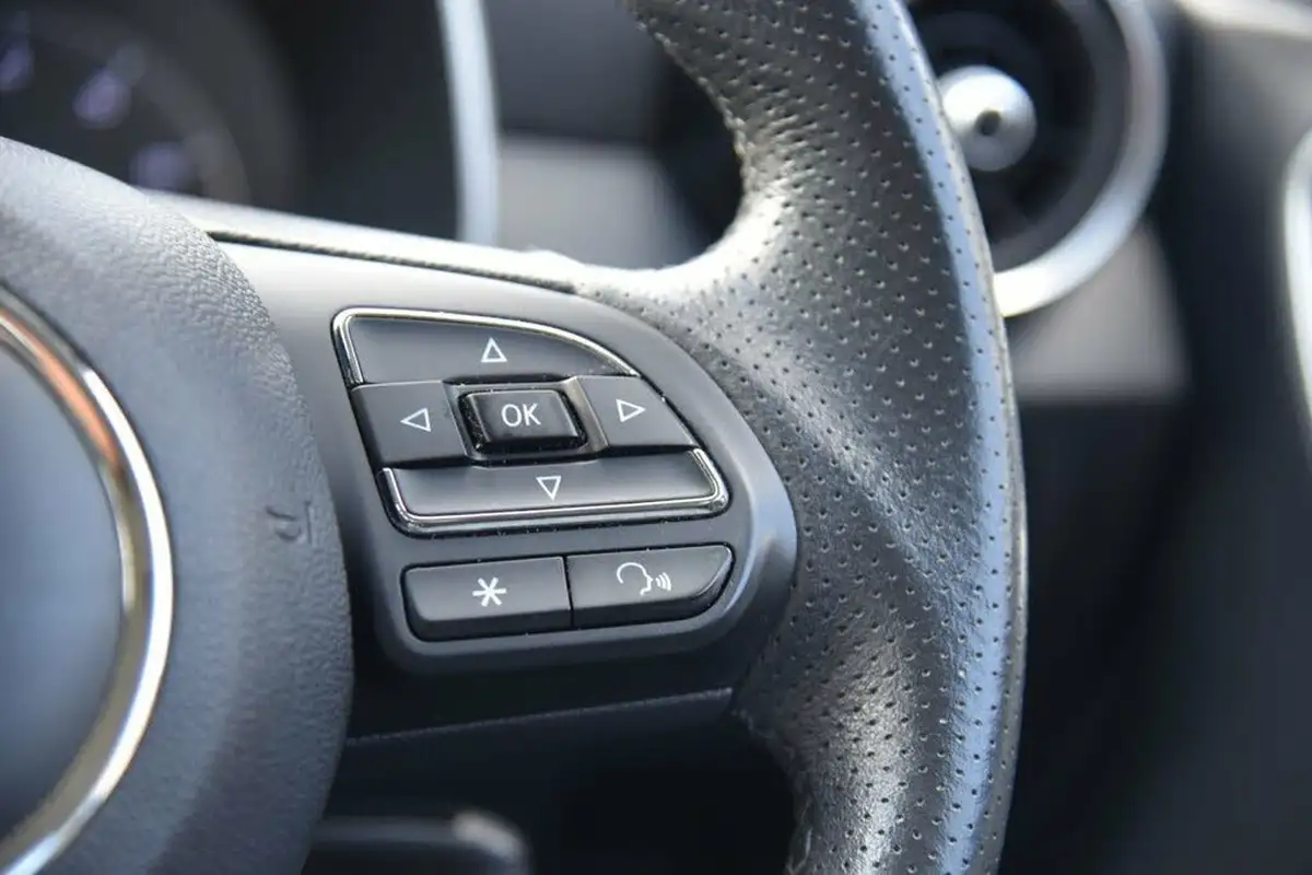 2020-mg-zs-suv-10t-gdi-exclusive-111ps-big-30