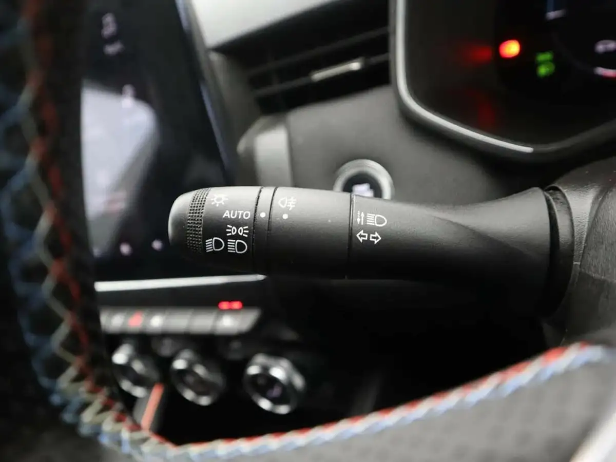 2023-renault-clio-16-esprit-alpine-big-21