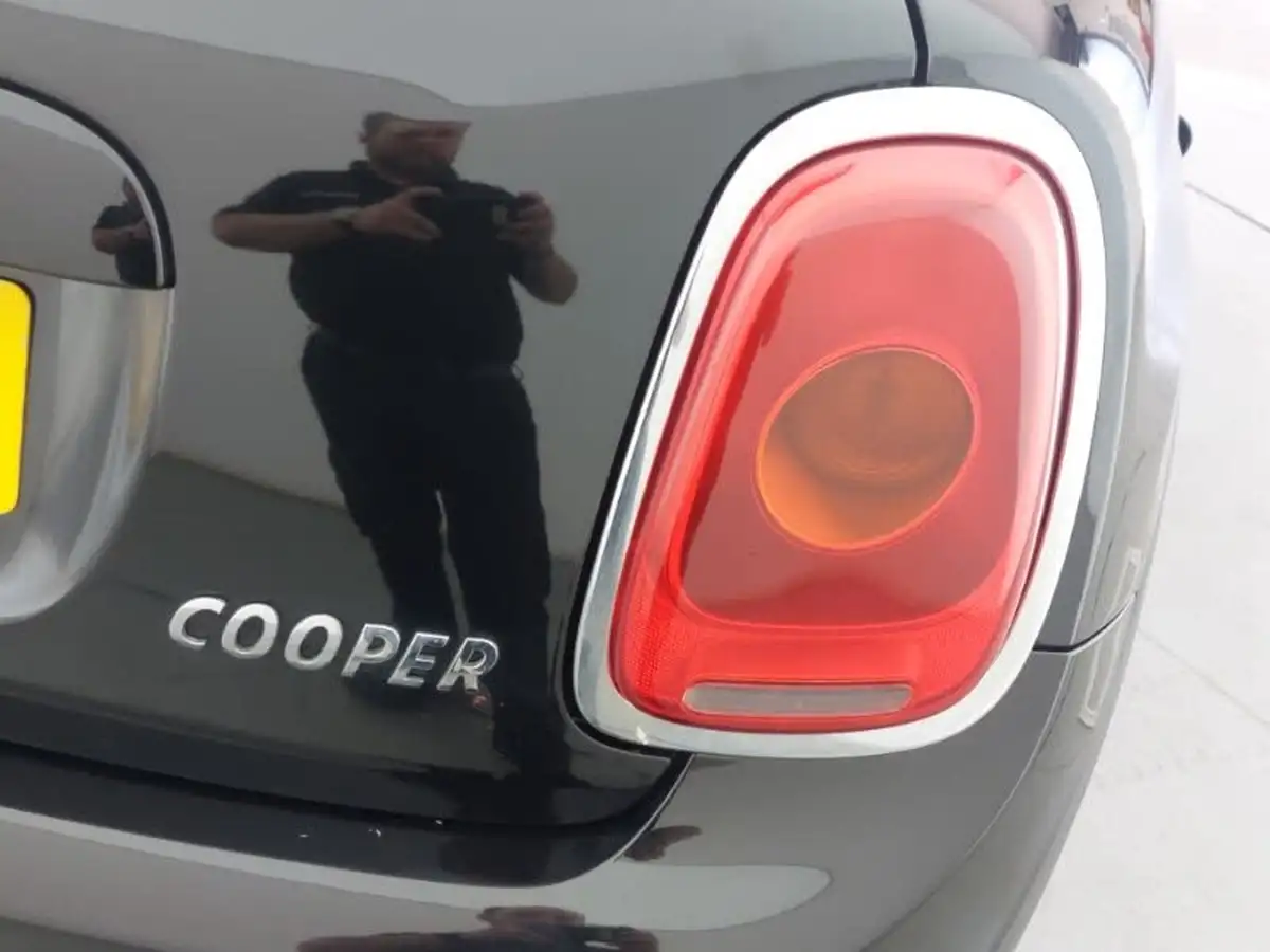 2017-mini-cooper-15-cooper-seven-chili-3d-big-13