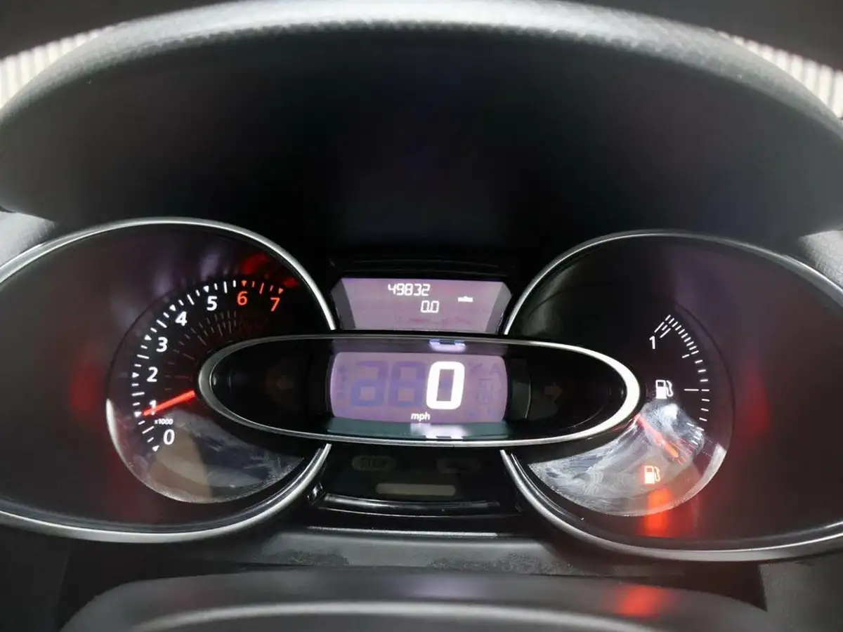 2018-renault-clio-09-tce-gt-line-big-17