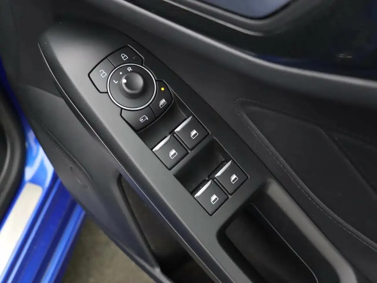 2022-ford-focus-15-st-line-vignale-hatchback-auto-big-13