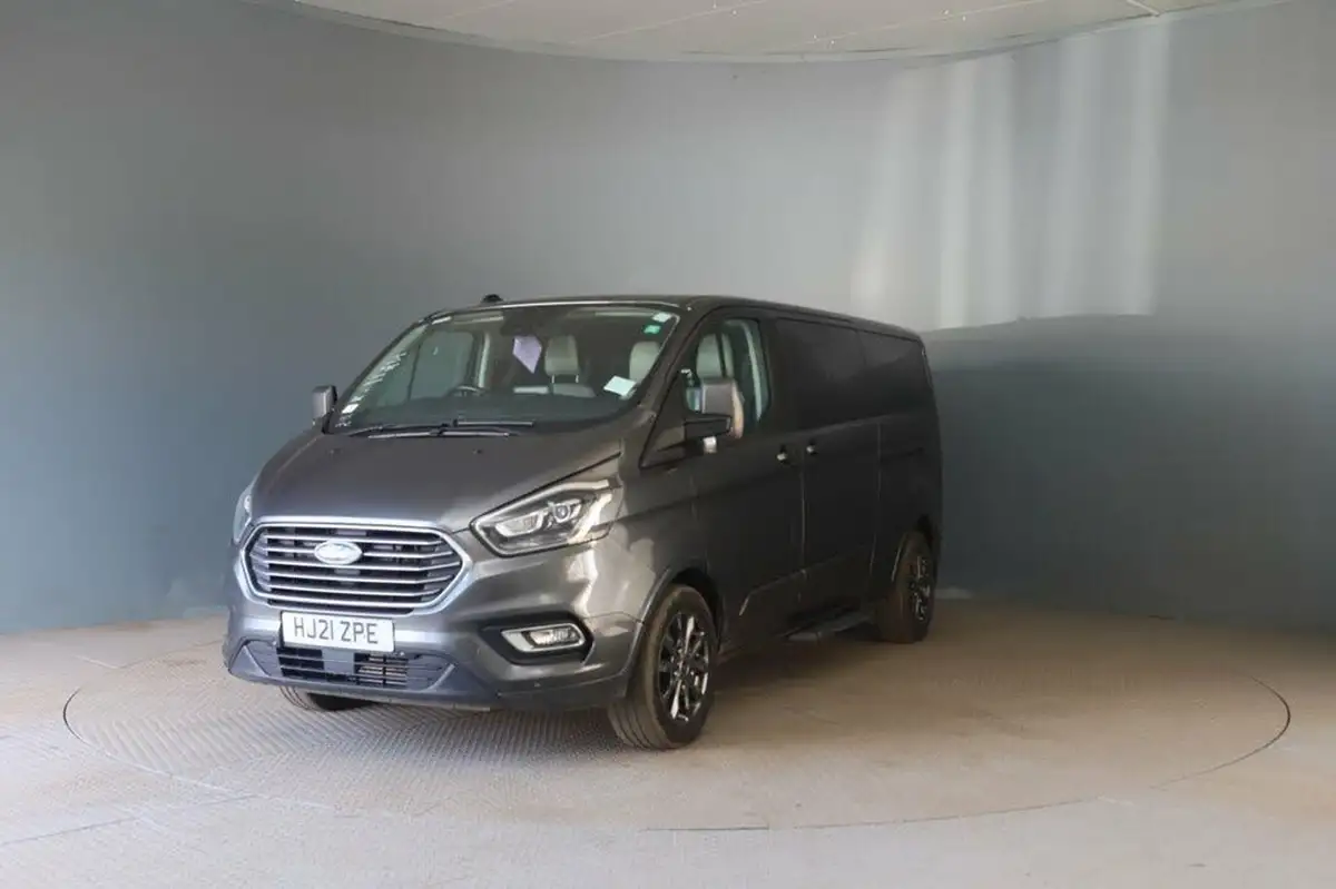 2021-ford-tourneo-custom-20tdci-320-l1-titanium-x-mhev-185pseu6dt-big-2