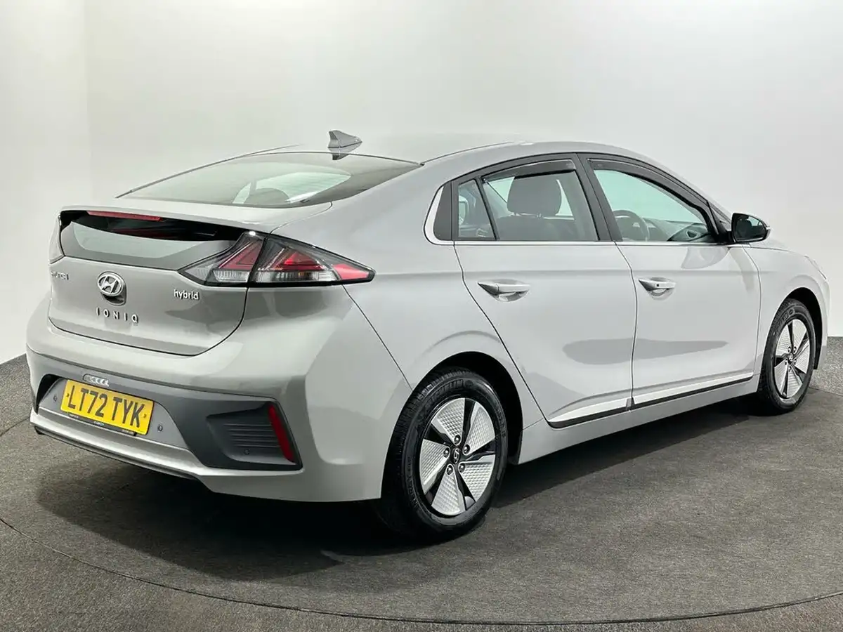 2022-hyundai-ioniq-16-gdi-premium-hybrid-big-6