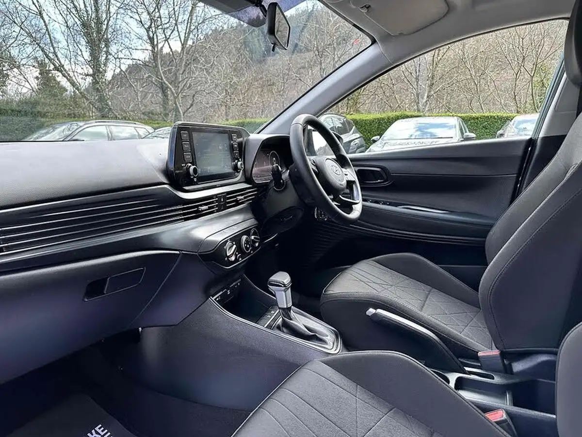 2022-hyundai-bayon-10-t-gdi-se-connect-dct-big-1