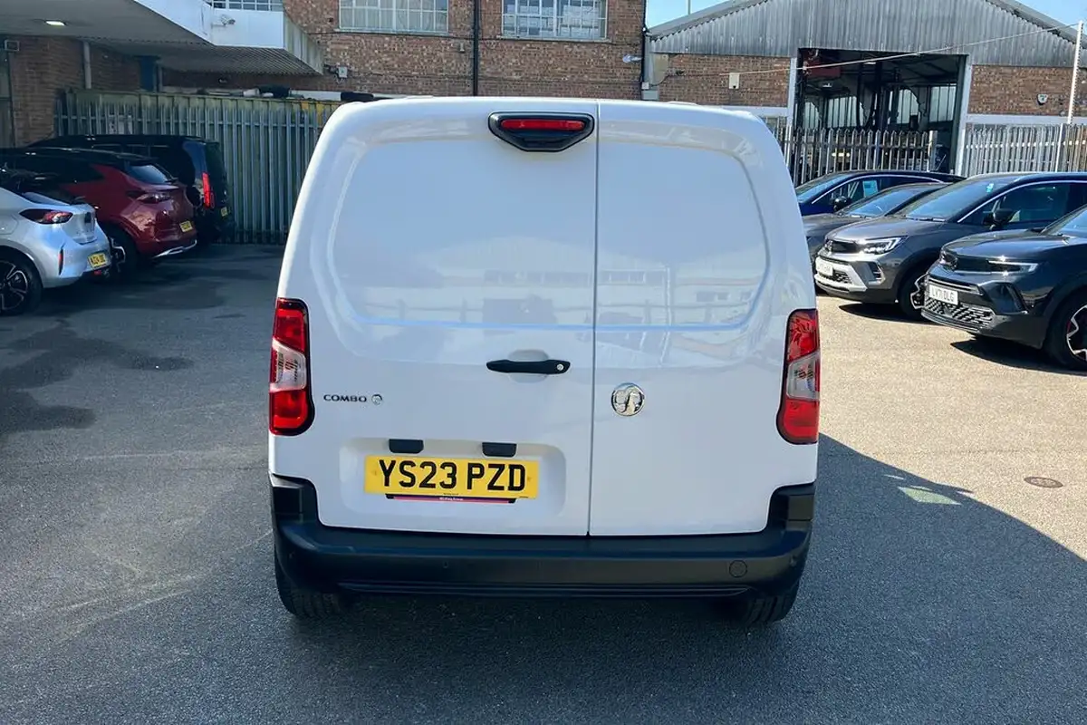 2023-vauxhall-combo-e-50kwh-dynamic-2300-l1h1-panel-big-5