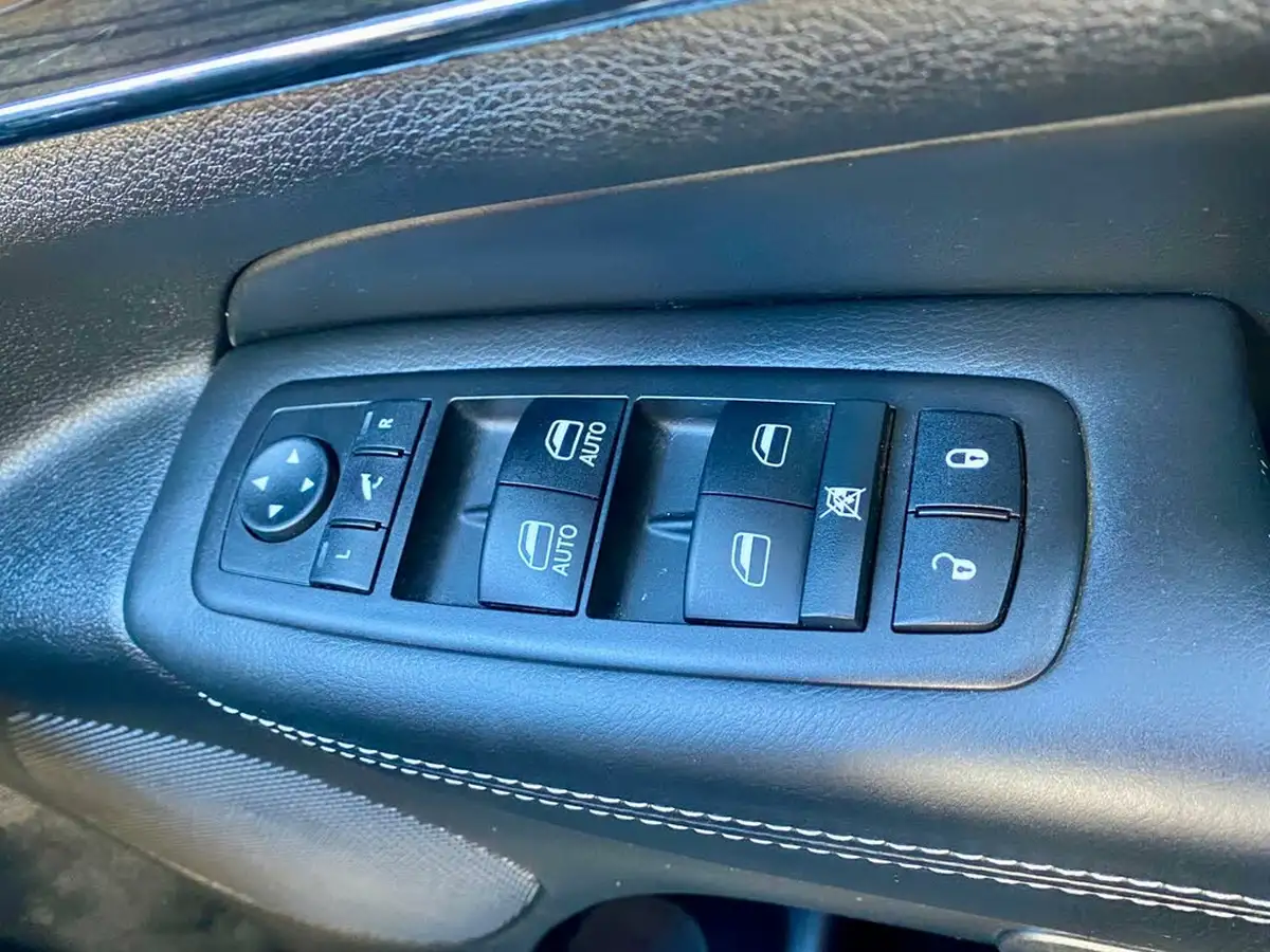 2014-jeep-grand-cherokee-30crd-overland-big-34