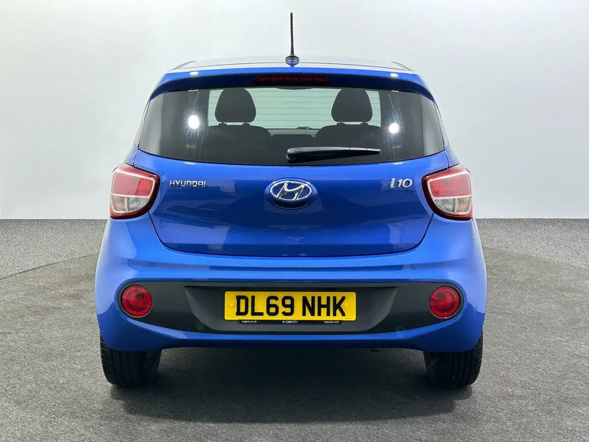 2019-hyundai-i10-10-play-big-5