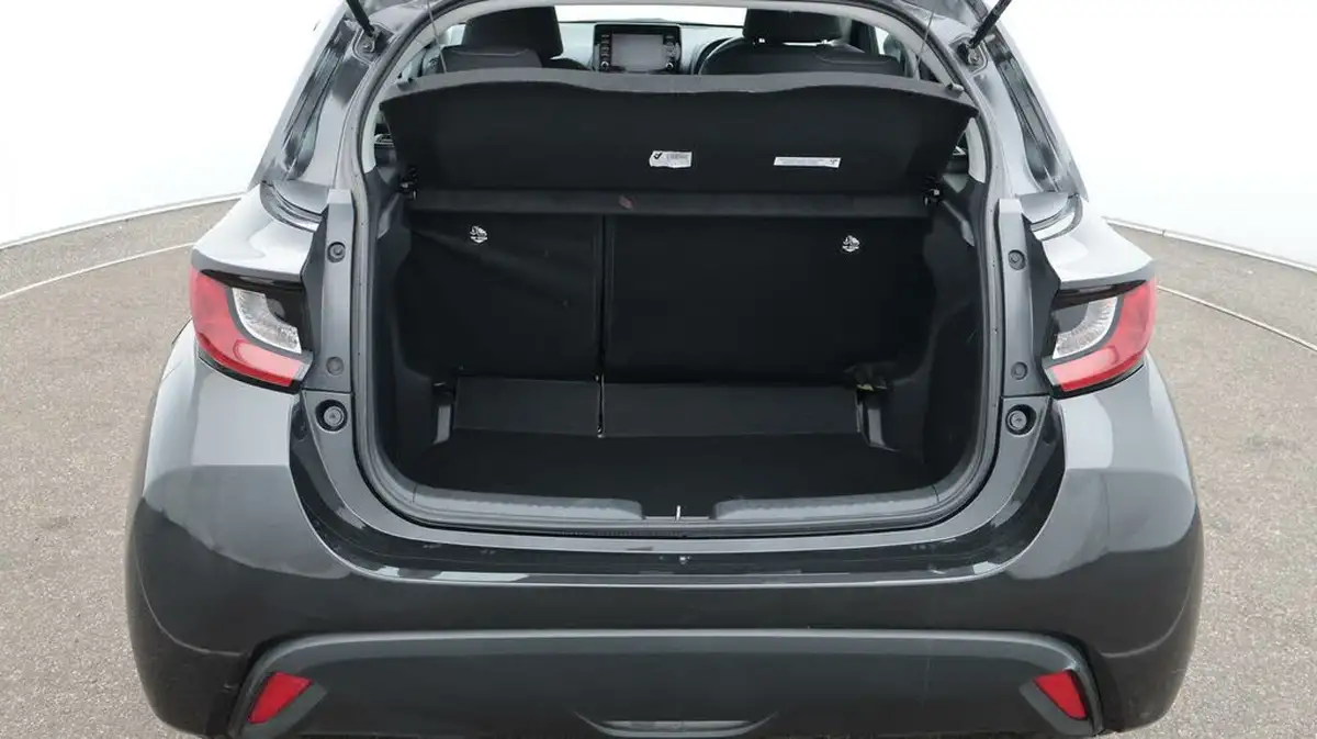 2022-toyota-yaris-15-vvt-i-icon-big-17