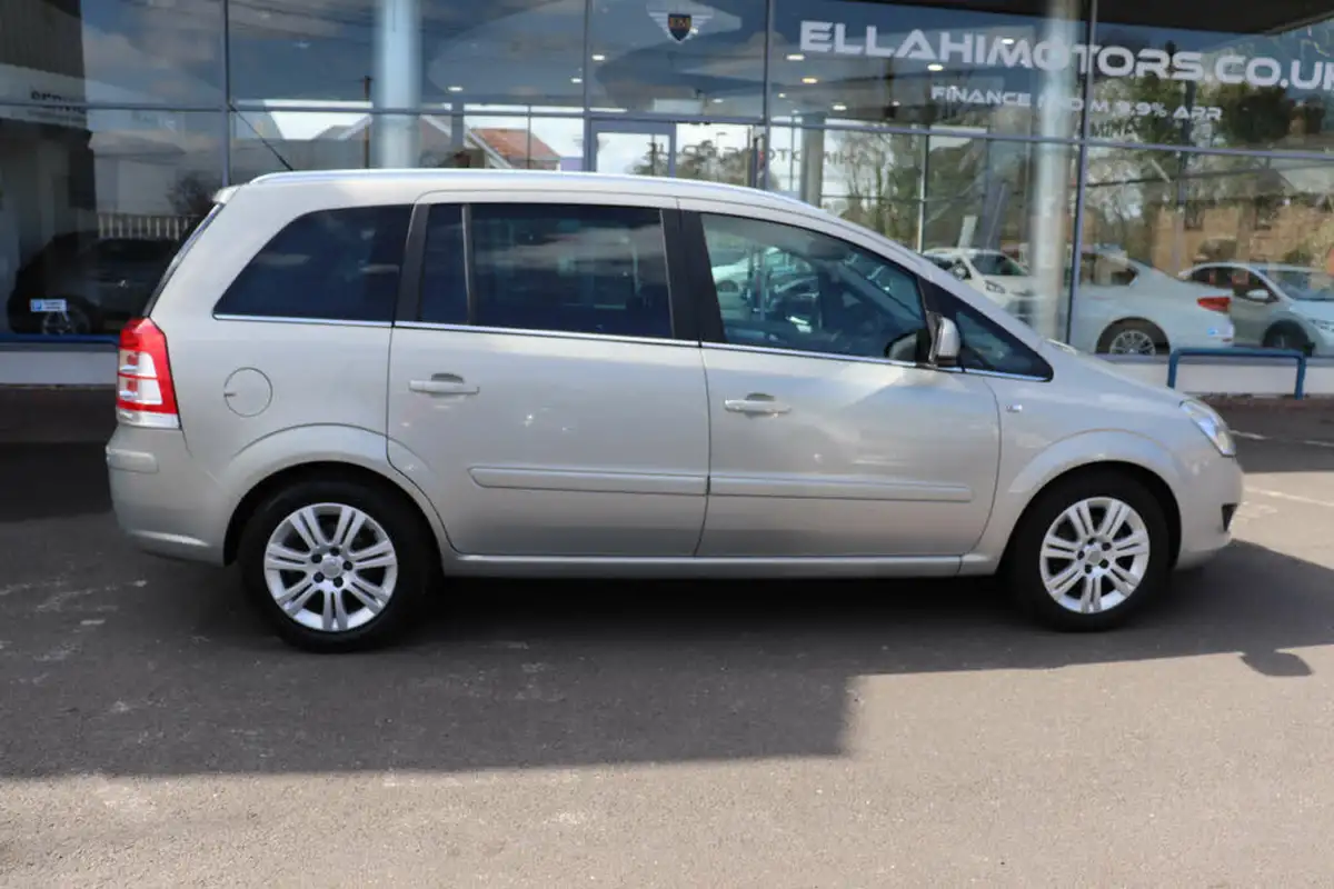 2010-vauxhall-zafira-16-design-big-8