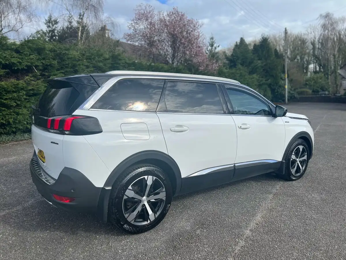2018-peugeot-5008-suv-16-thp-gt-line-big-5