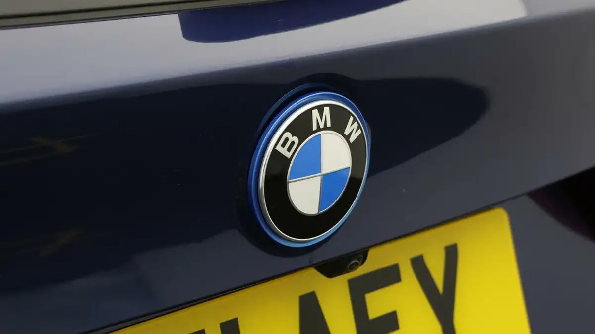 2021-bmw-ix3-e-premier-edition-big-19