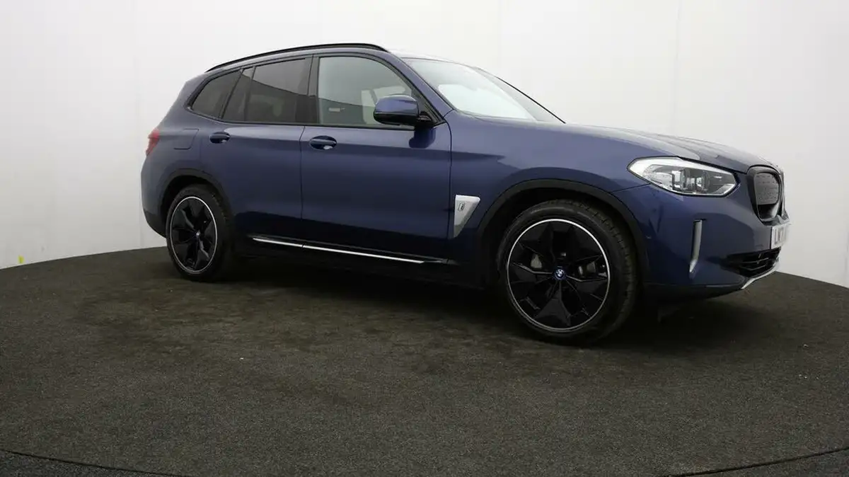 2021-bmw-ix3-e-premier-edition-big-37