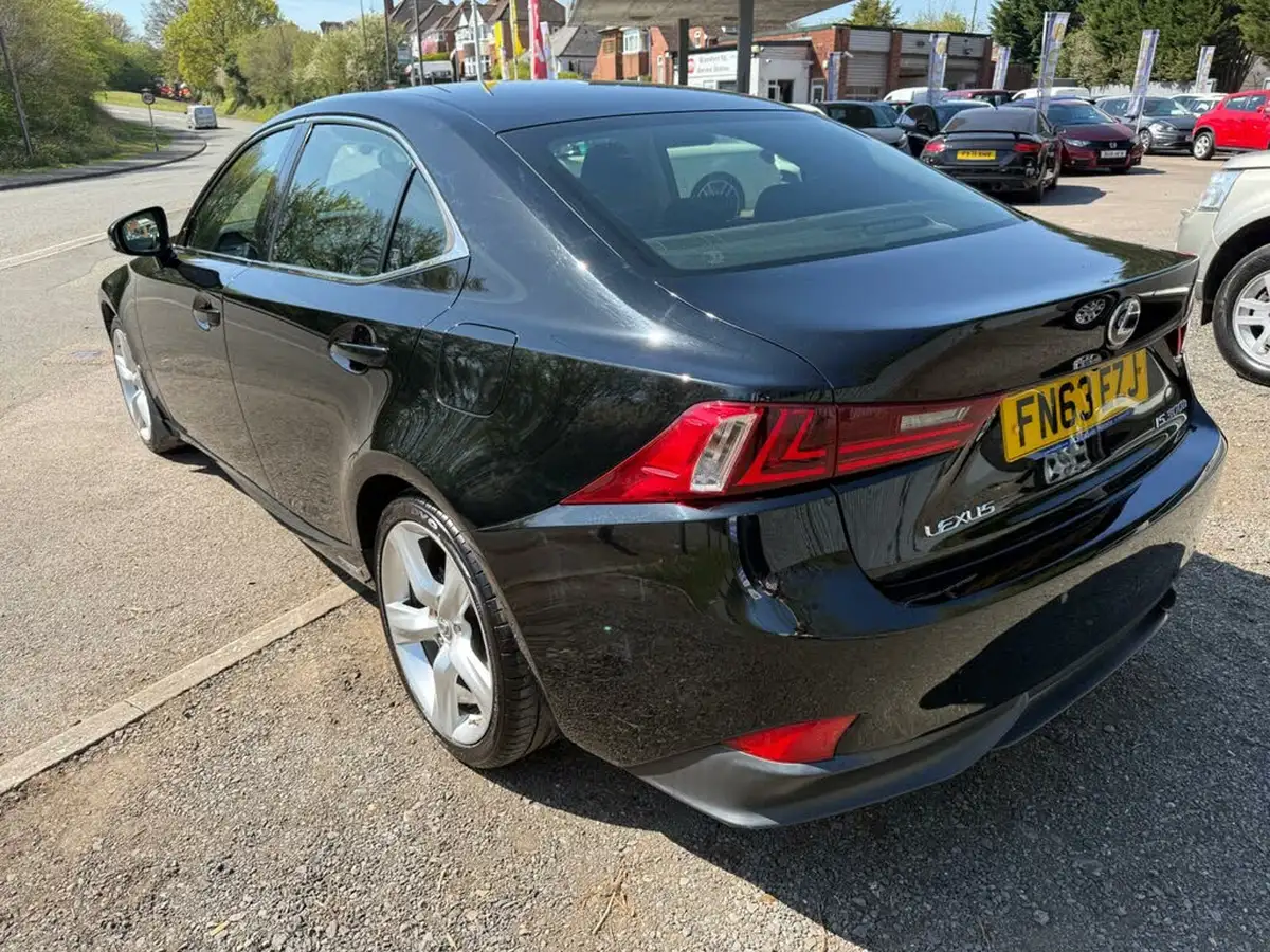 2013-lexus-is-300h-25-premier-big-4
