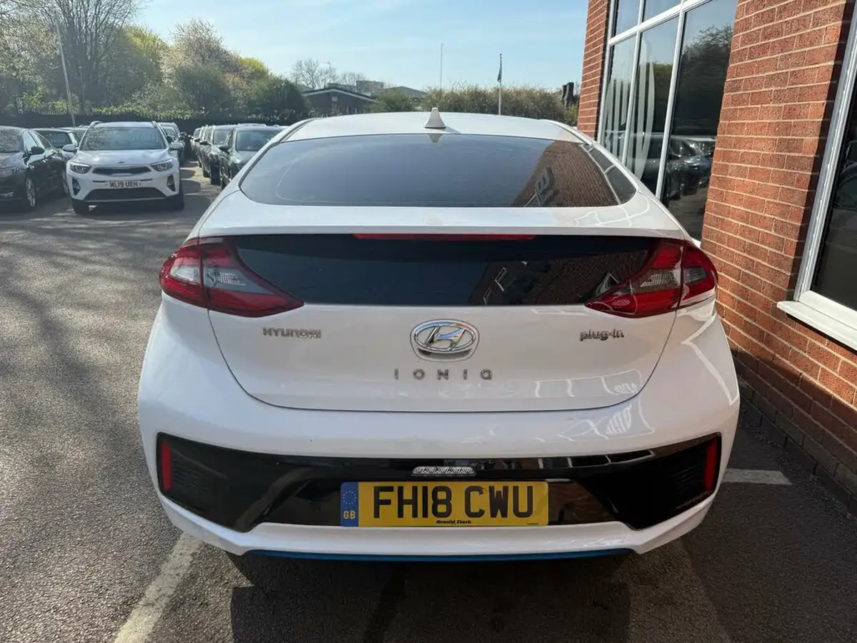 2018-hyundai-ioniq-16-gdi-premium-se-plug-in-hybrid-big-8
