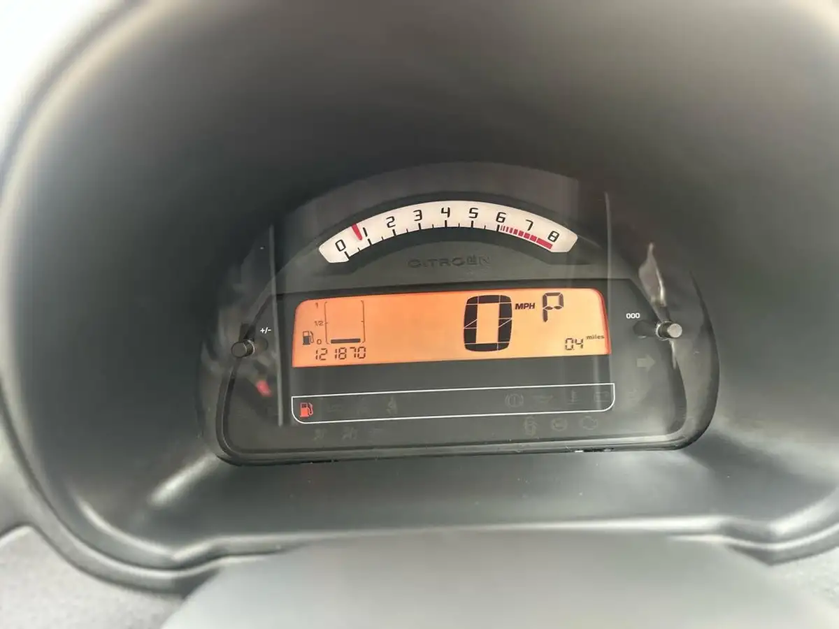 2009-citroen-c3-16-exclusive-big-28