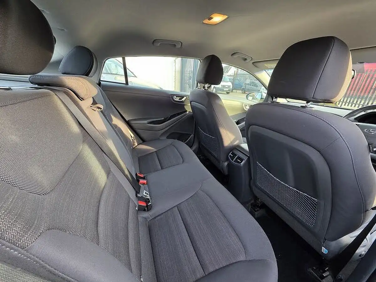 2018-hyundai-ioniq-16-gdi-premium-hybrid-big-23