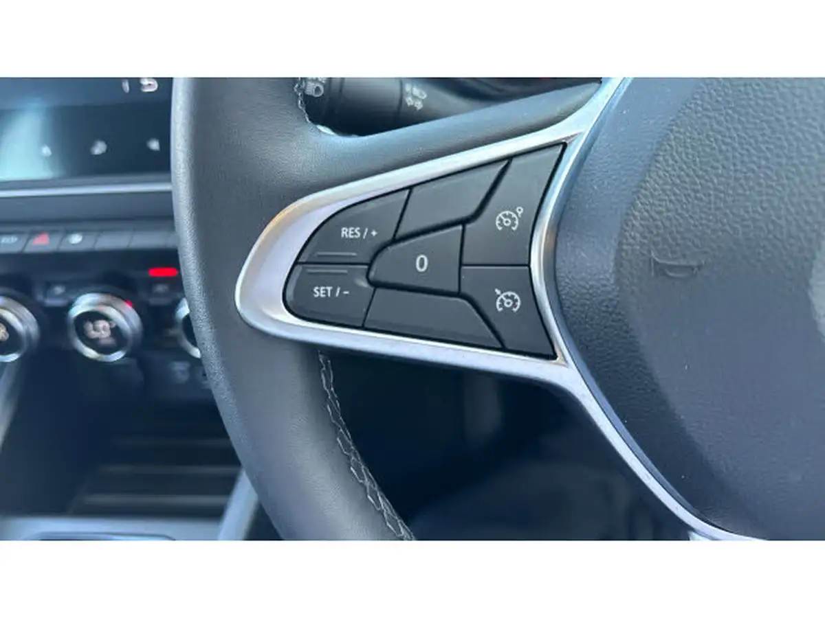 2021-renault-clio-10-tce-iconic-90ps-big-34