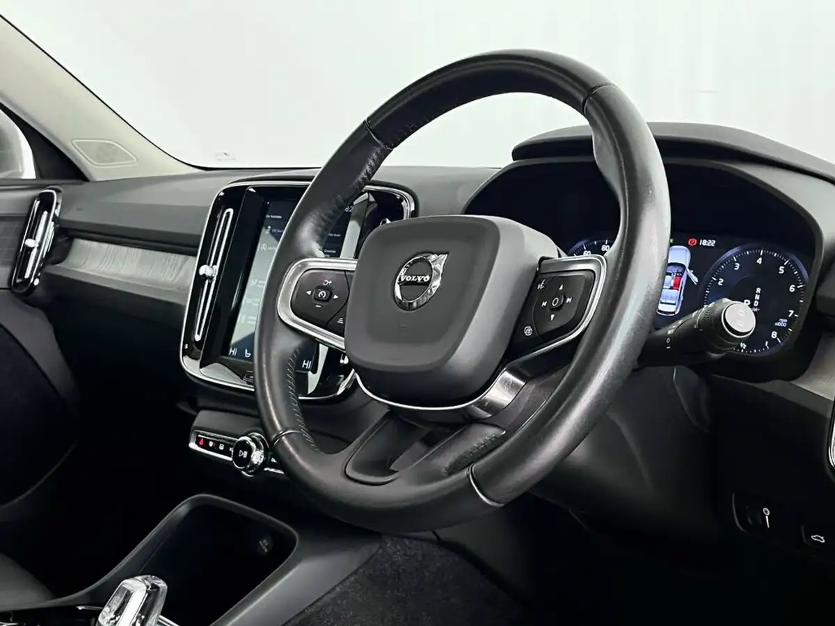 2020-volvo-xc40-20-t4-inscription-pro-awd-big-16