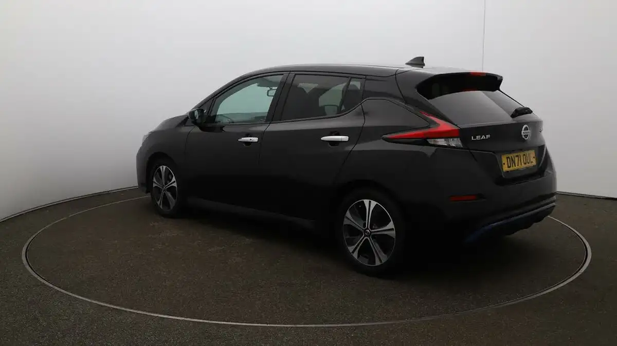 2021-nissan-leaf-e-tekna-big-5