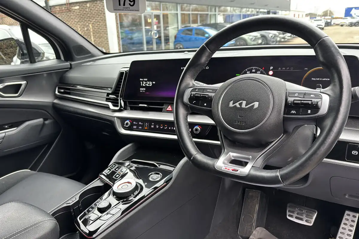 2023-kia-sportage-16-t-gdi-gt-line-226bhp-hev-auto-big-8
