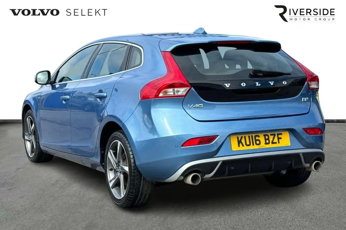 2016-volvo-v40-20td-d2-r-design-lux-nav-big-2
