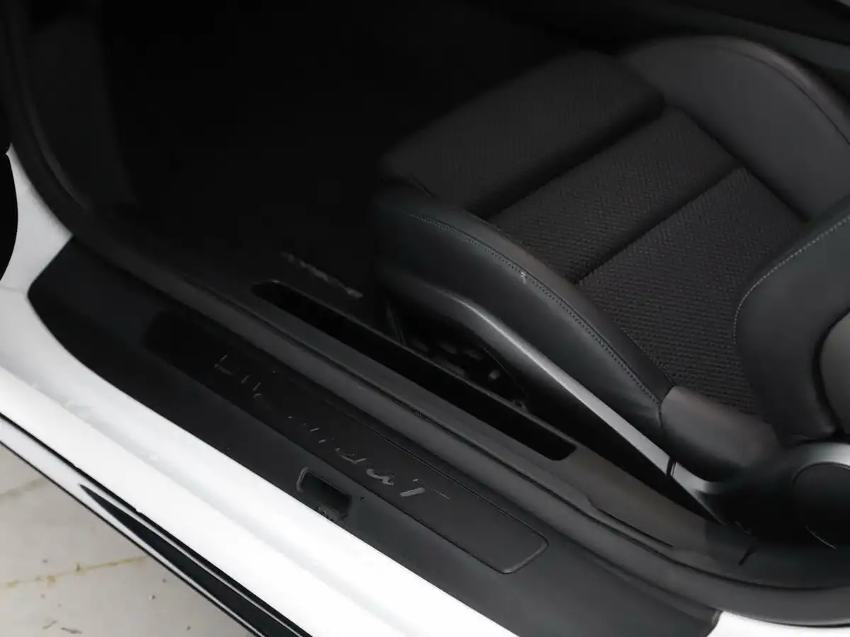 2023-porsche-911-30-carrera-t-pdk-big-24