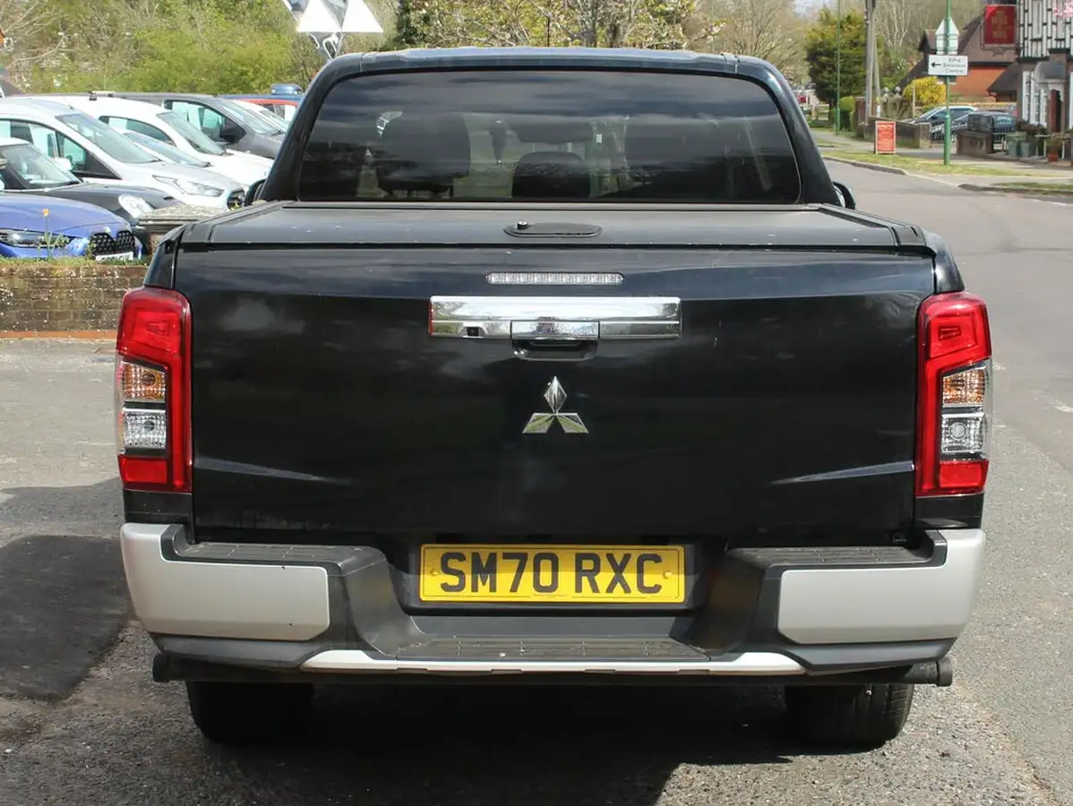 2020-mitsubishi-l200-22di-d-barbarian-auto-big-30