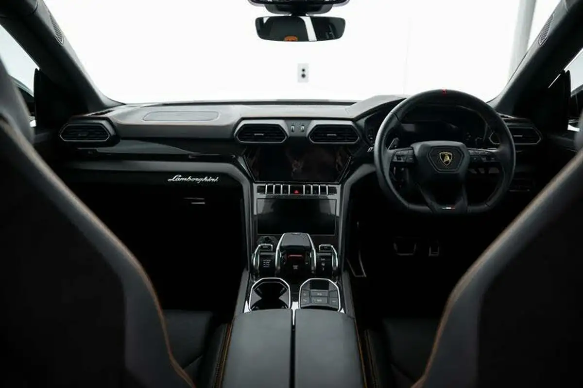 2023-lamborghini-urus-40-no-trim-big-9