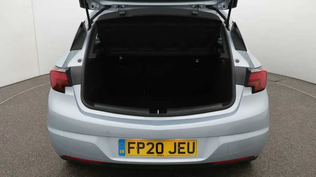 2020-vauxhall-astra-12-turbo-elite-nav-big-17