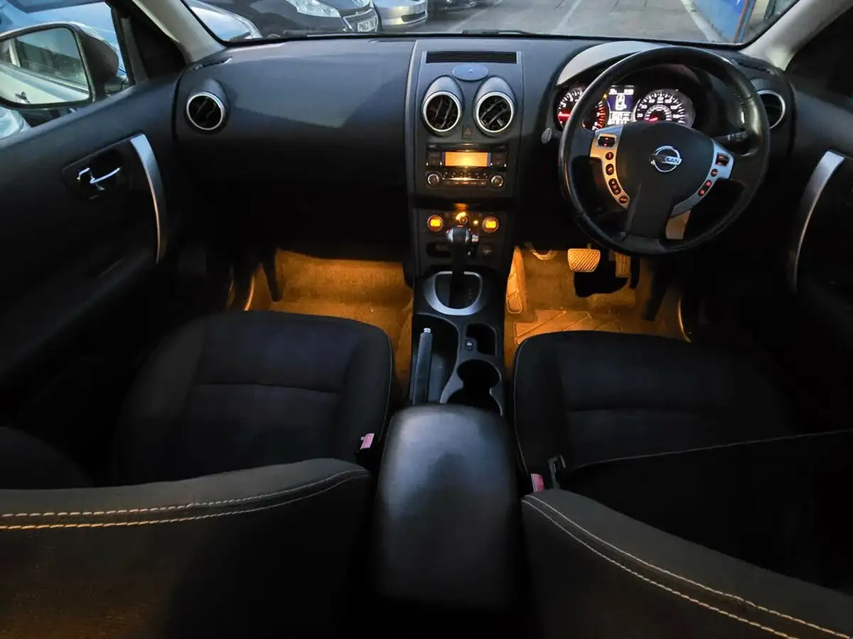 2012-nissan-qashqai-16-acenta-cvt-big-5